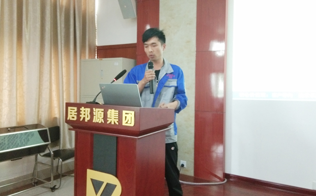 公司韓貽波經(jīng)理分享銷售談判基礎(chǔ)與技巧，提出抓住時機，體貼顧客，隨時準(zhǔn)備滿足顧客甚至準(zhǔn)顧客的需要。
